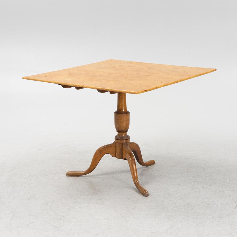 Folding table, Mälardalen, first half of the 19th Century.