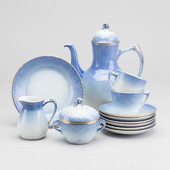 SERVIS, 24 delar "Blå Måsen", Royal Copenhagen och Bing & Gröndahl porslin 1900-talets senare del.
