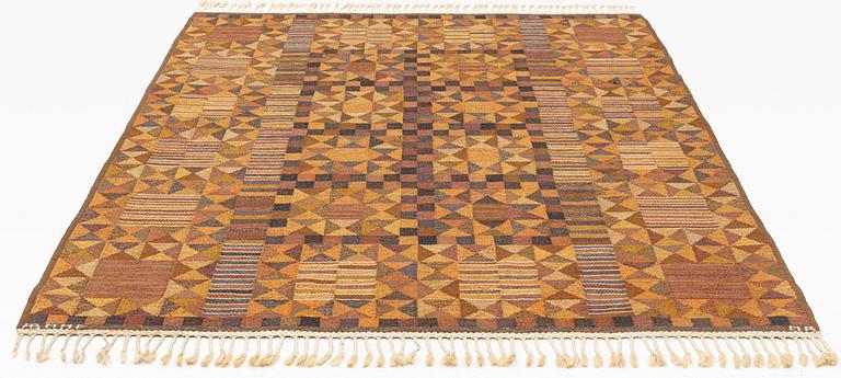 Marianne Richter, a carpet, "Rubirosa, brun", tapestry weave, ca 288 x 203 cm, signed AB MMF MR.