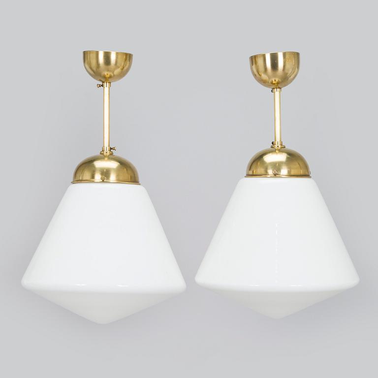 A pair of 1930s/40s pendant lights.