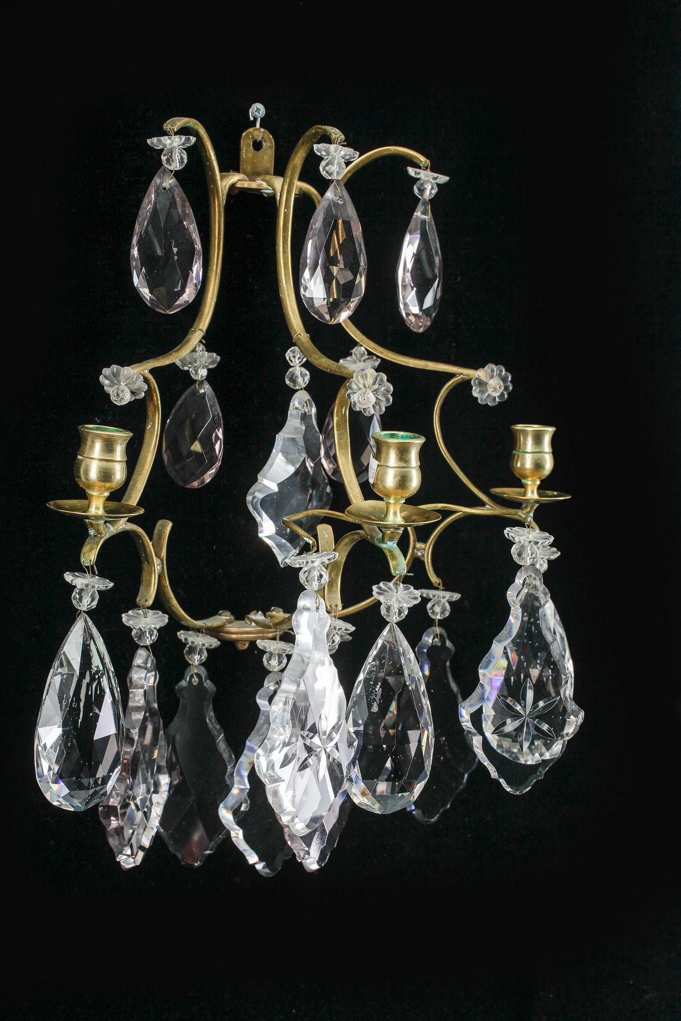 VÄGGLAMPETTER, ett par, rokokostil, omkr år 1900.