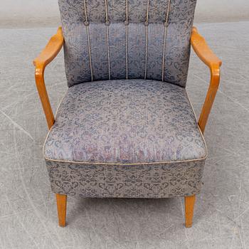 A 1940s easy chair.