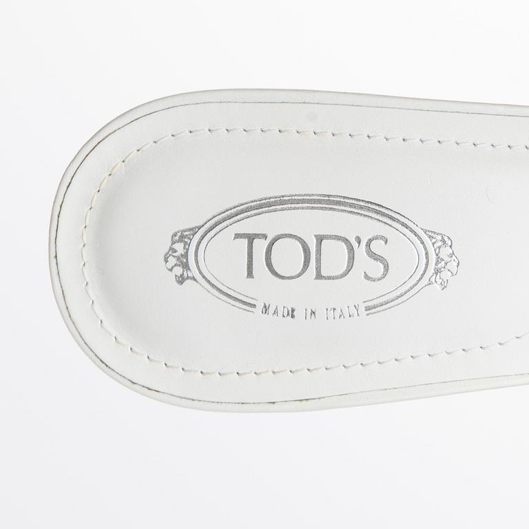 SKOR, Tod's.