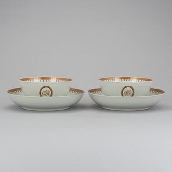 SKÅLAR MED FAT, ett par, kompaniporslin, Qianlong (1936-95).