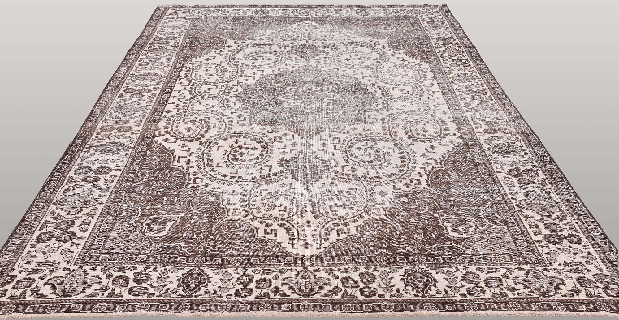 A carpet, Oriental, ca 355 x 235 cm.