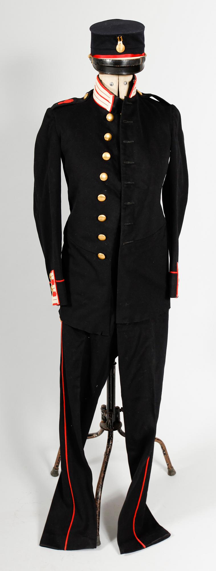 UNIFORM OCH UNIFORMSJACKA, bla Ryssland, 1900-tal.