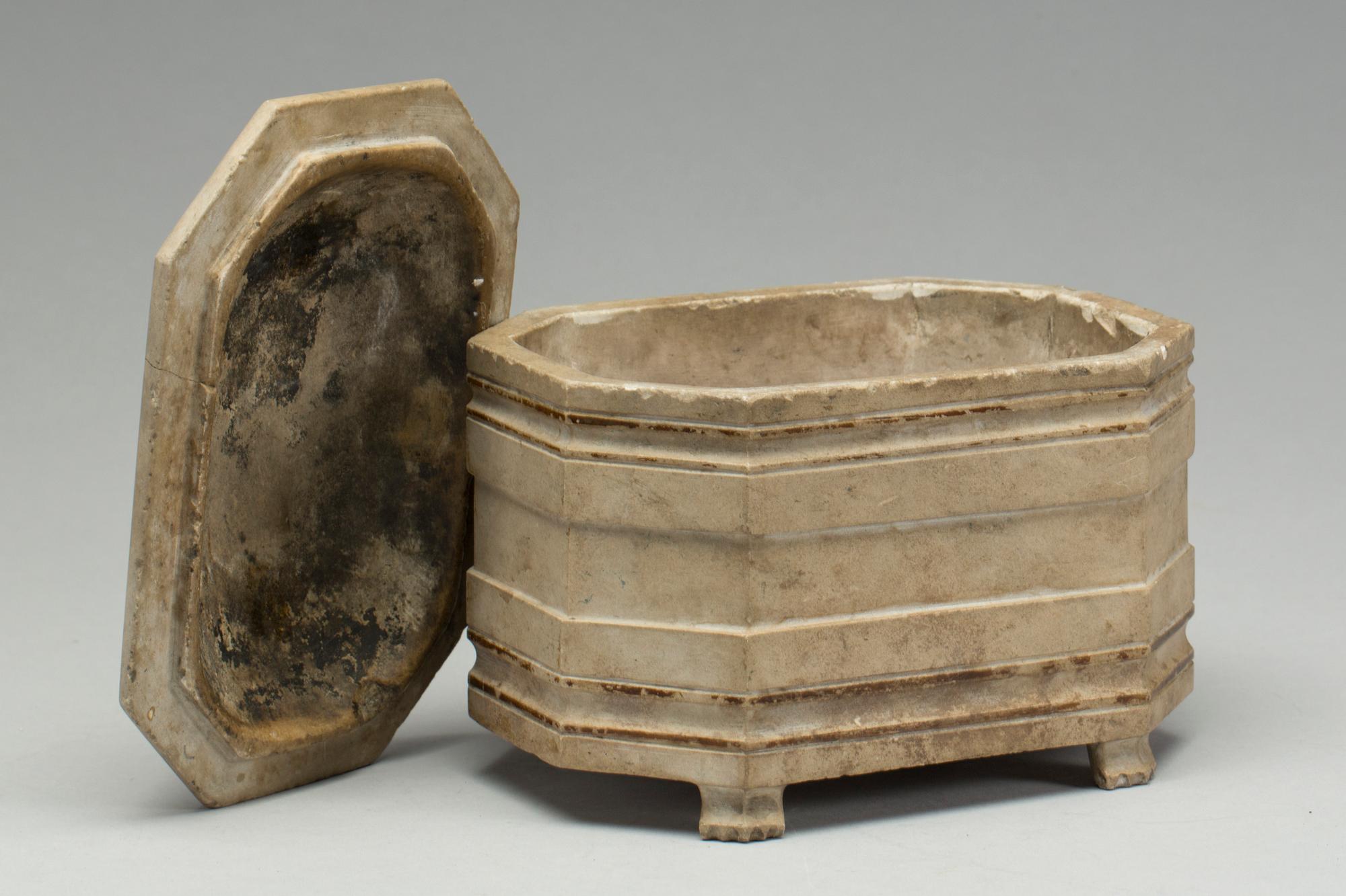 TOBAKSBURK, sten. 1800-tal.