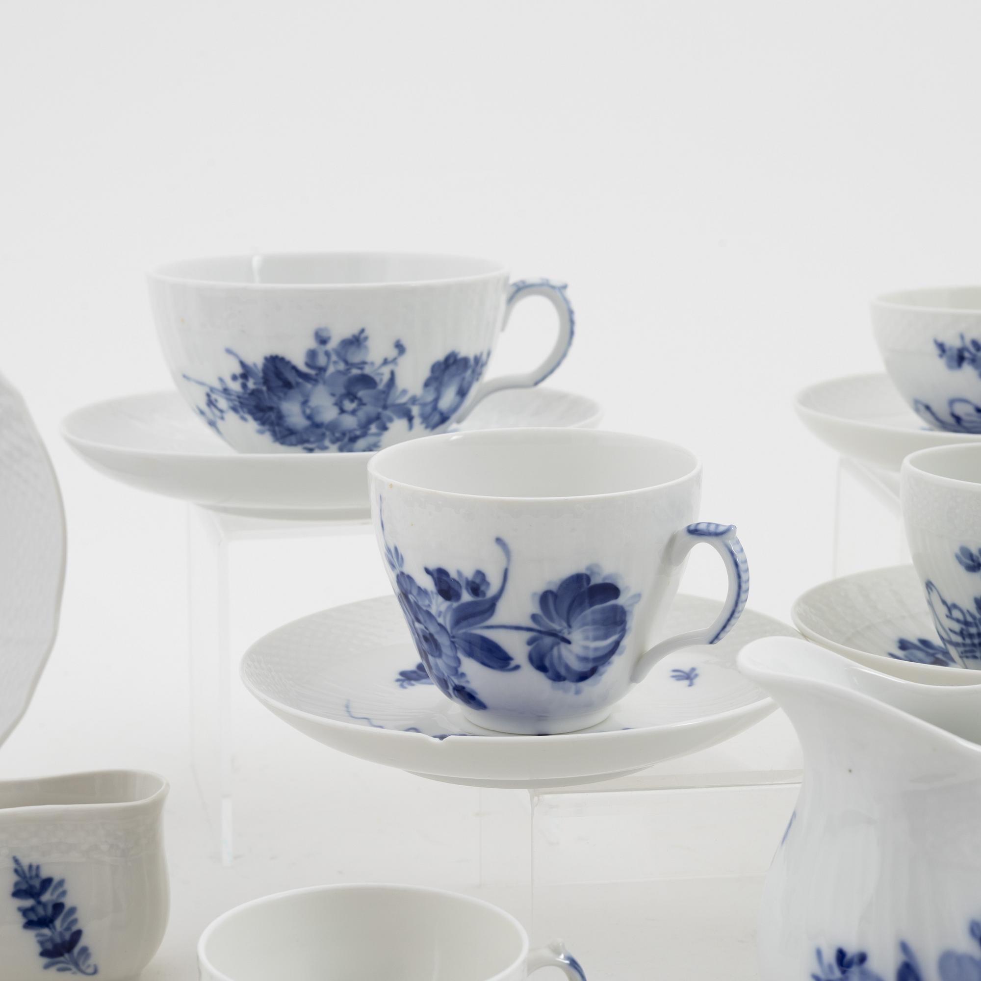 A Royal Copenhagen porcelaine coffee- and tea service (88 pieces).