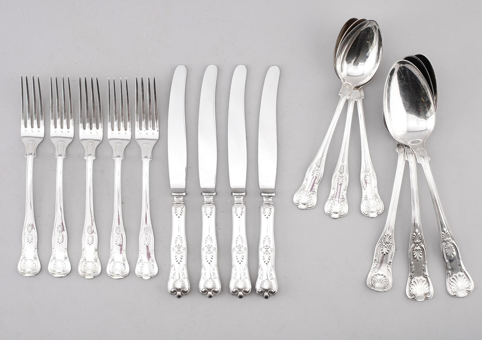 BESTICK, 13 st snarlika delar, silver, CG Hallberg, Stockholm 1884 samt 1960-tal. Total vikt med stålblad ca 728 g.