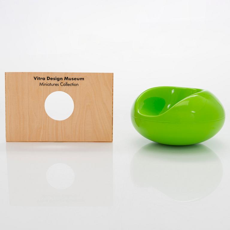 Eero Aarnio, miniatyyri, "Pastilli", Vitra Design Museum.