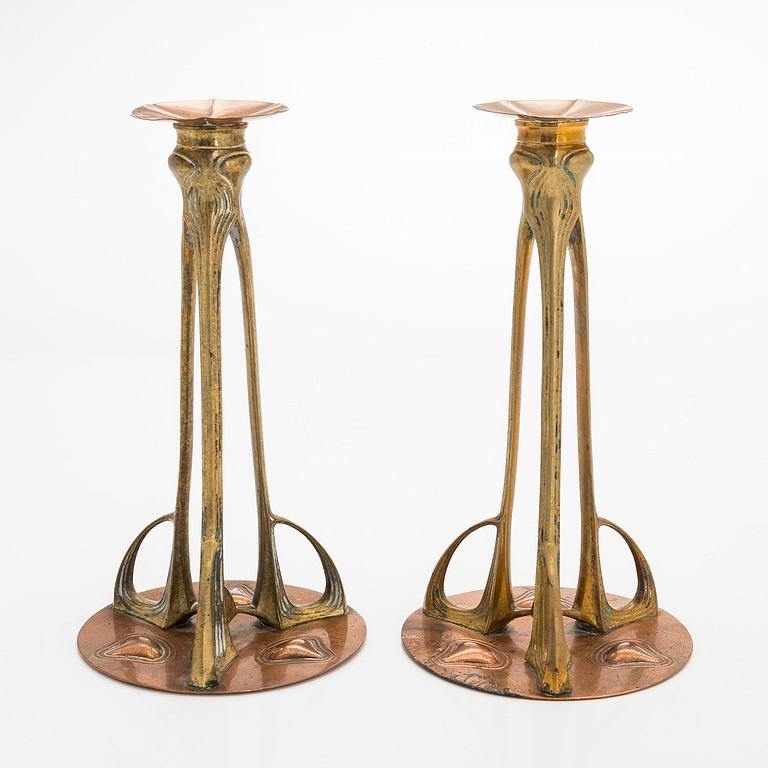 Kynttilänjalkapari, WMF (Württembergische Metallwarenfabrik), 1900-luvun alku.