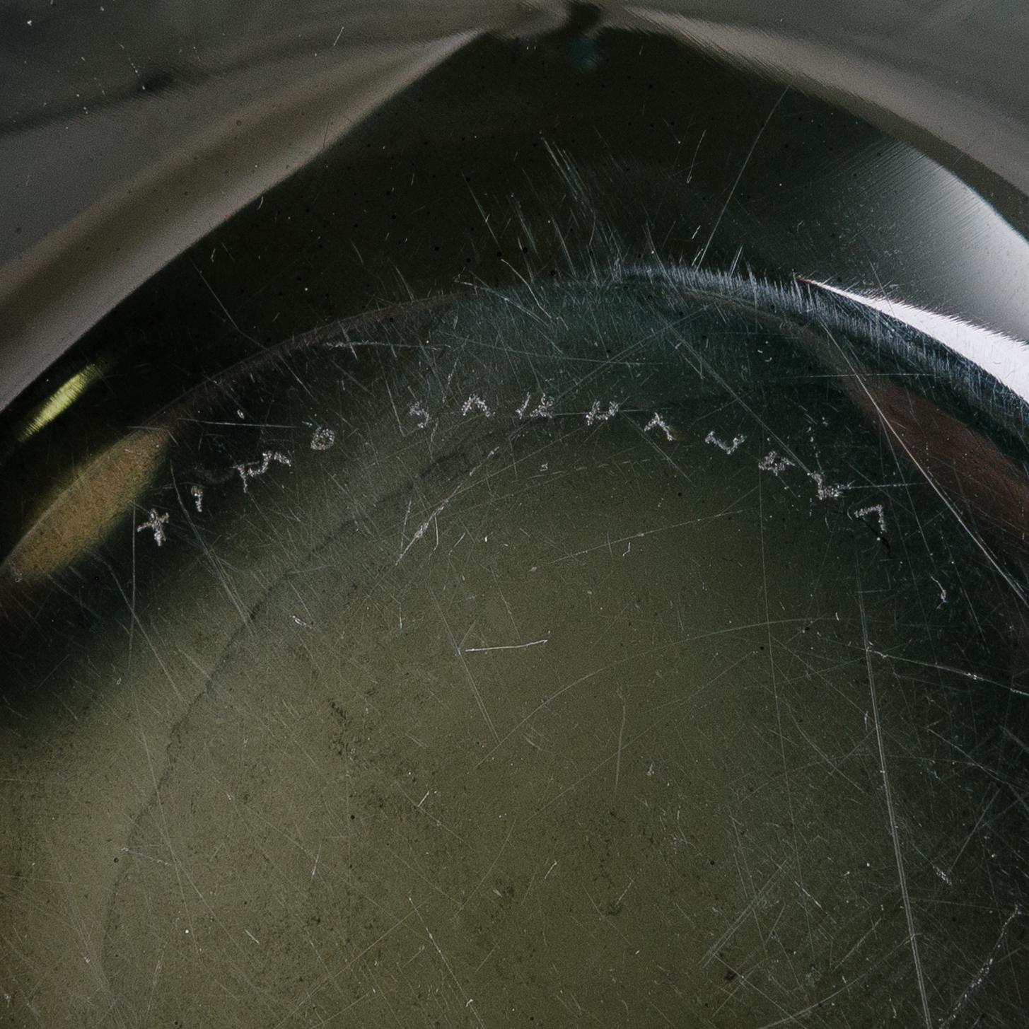 Timo Sarpaneva, skulptur, "Sovande fågel", signerad Timo Sarpaneva.