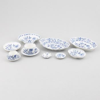 A 66-piece porcelain dinner service, "Zwiebelmuster", Meissen, Germany.