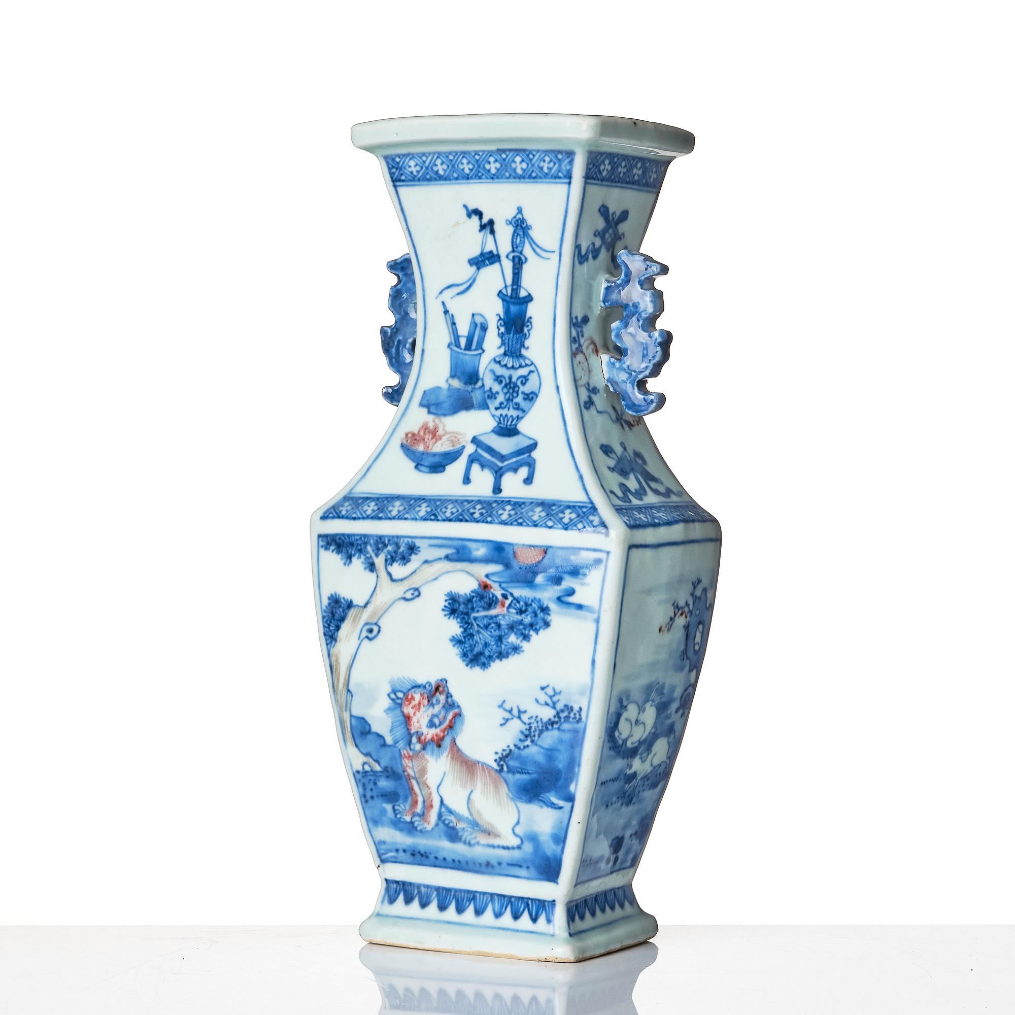 Vas, porslin. Qingdynastin, 1700-tal.