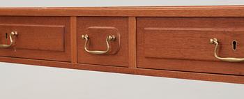 JOSEF FRANK, sideboard, Firma Svenskt Tenn, modell 821.
