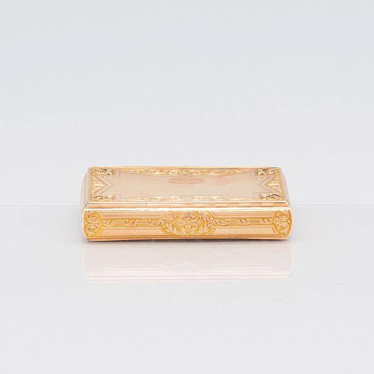 A Swiss mid- 19th century, en deux couleurs, gold box, unidentified makers mark CCS.