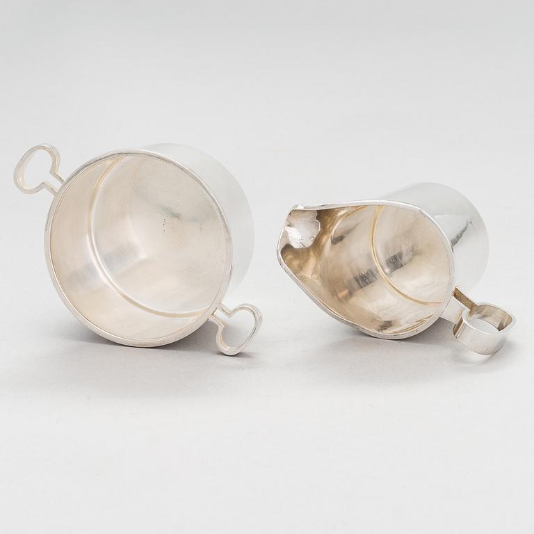 Bertel Gardberg, silver sugar bowl (830) and cream jug (925) for Kultateollisuus oy, Turku 1979 and 1977.