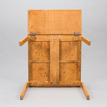 Alvar Aalto, a mid-20th century 'DL85' table for O.Y. Huonekalu-ja Rakennustyötehdas.