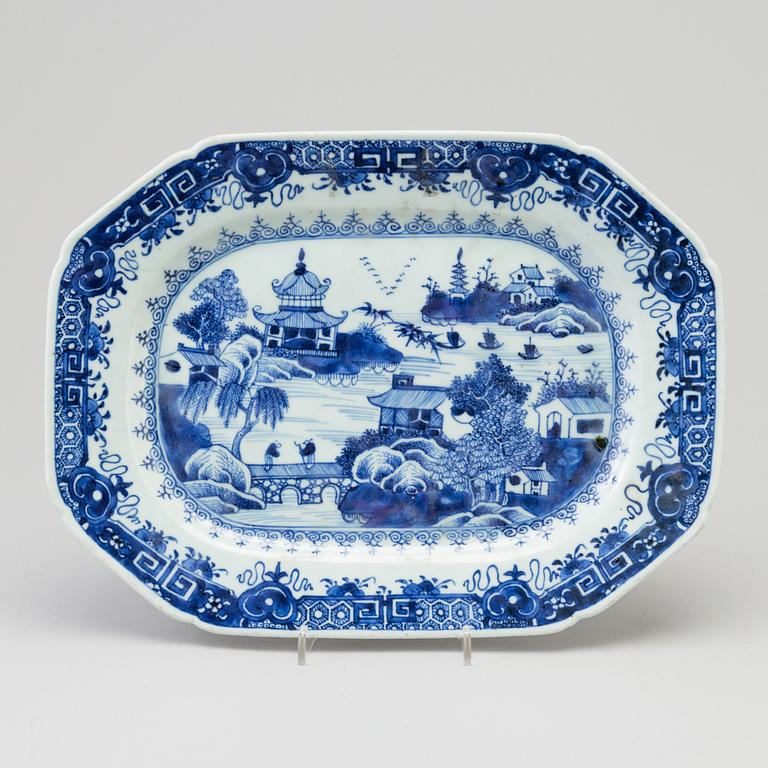 STEKFAT, kompaniporslin. Qingdynastin, Qianlong (1736-95).