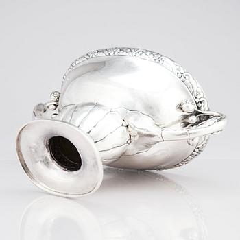 Georg Jensen, an 830/1000 silver jardinère, Copenhagen ca 1915-1919.