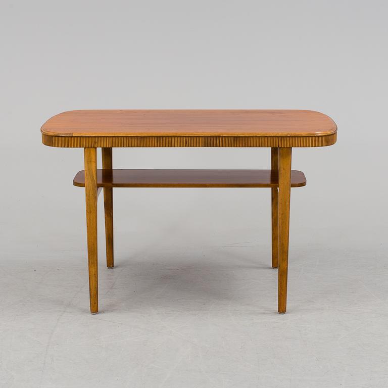 A 1940s table.