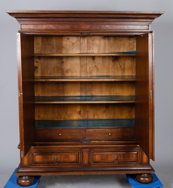 SKÅP, barockstil, 1900-talets första hälft.