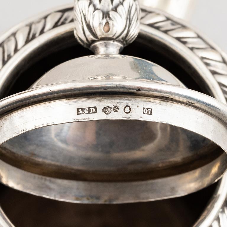 A silver coffee pot, mark of A.G Dufva, Stockholm 1916.