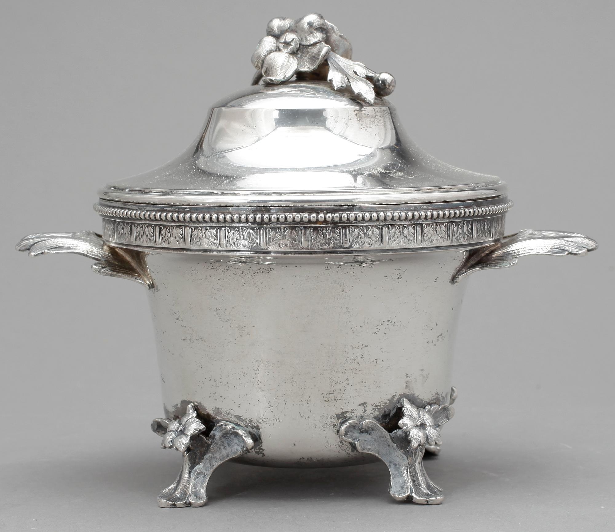 SOCKERSKÅL, silver, Jakob Engelberth Torsk, Stockholm, 1907. Vikt ca 452g.