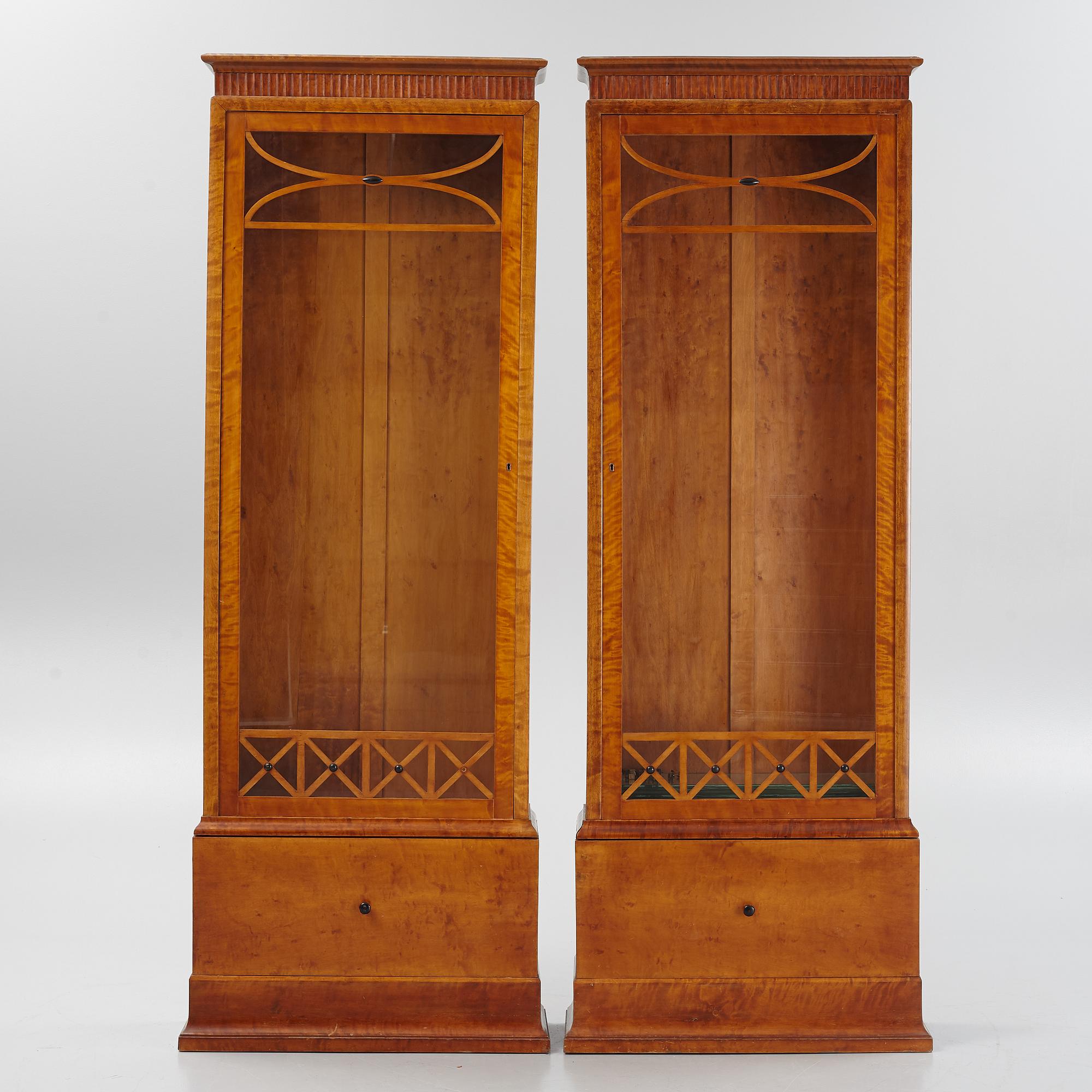 Bokskåp, ett par, Möbelarkitekt och fabrikör Frans Borgström, 1920-tal.