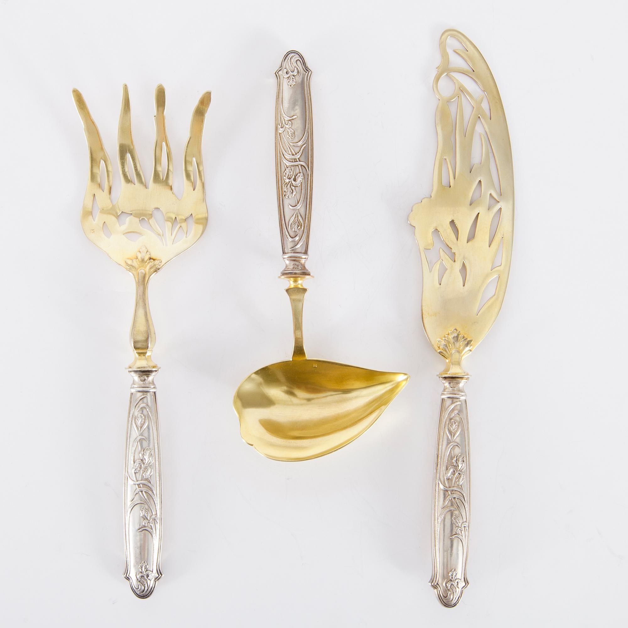 SERVERINGSBESTICK, 3 delar, silver och delvis förgyllda, Frankrike ca 1900.