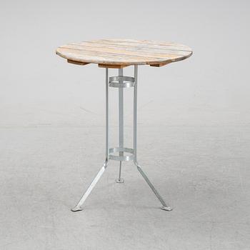 A set of four chairs and one table, Grythyttan, late 20th century.