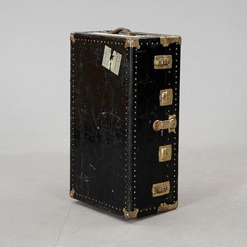 KOFFERT, 1900-talets mitt.