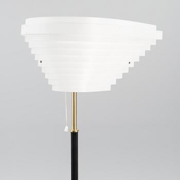 ALVAR AALTO, LATTIAVALAISIN, A 805, "Enkelinsiipi". Valaisinpaja Oy.