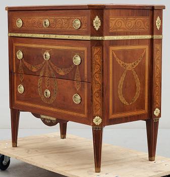 BYRÅ, gustaviansk stil, 1800-tal.