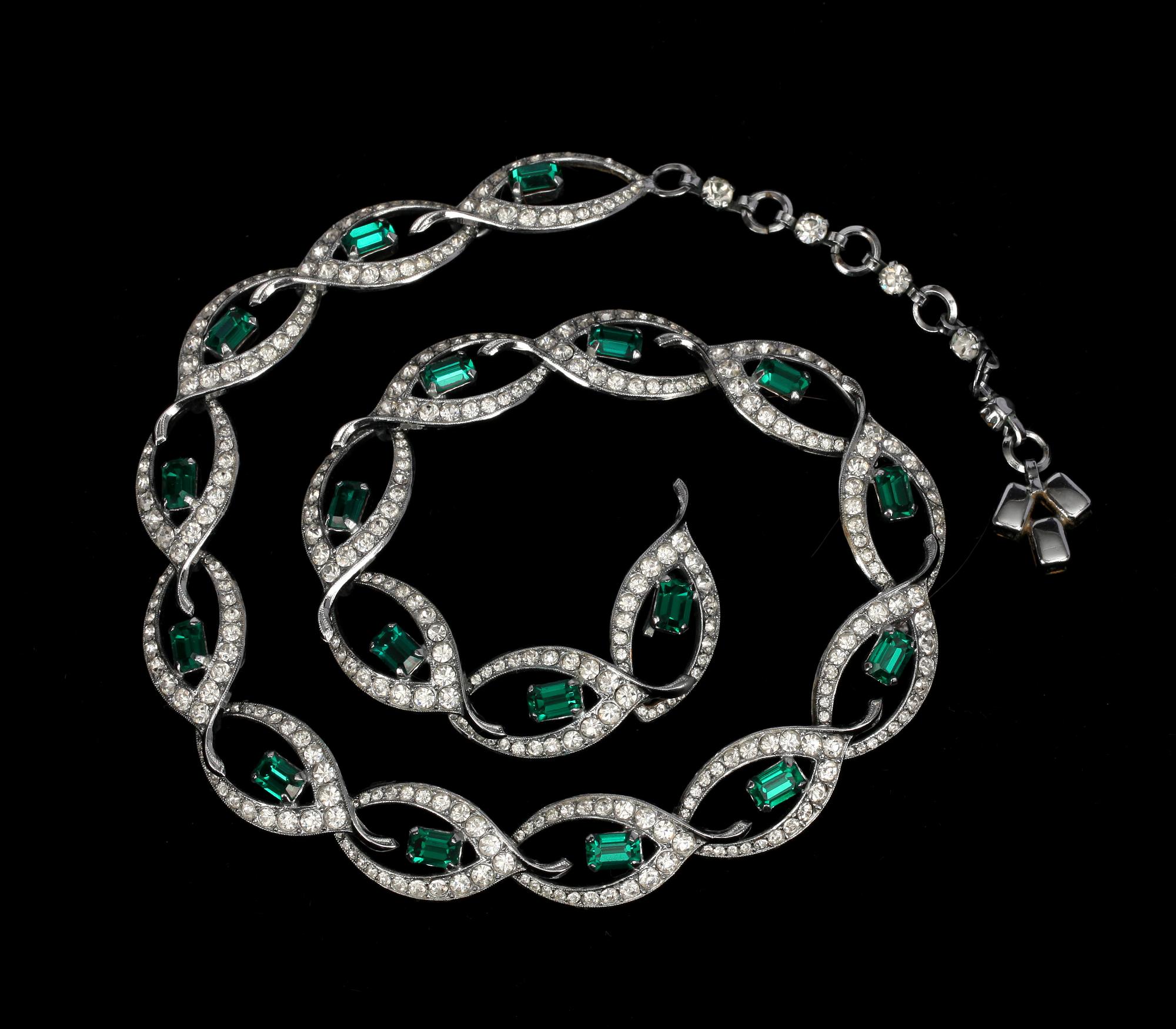 HALSBAND samt ÖRHÄNGEN. Bijouterier. Christian Dior, 1950-tal.