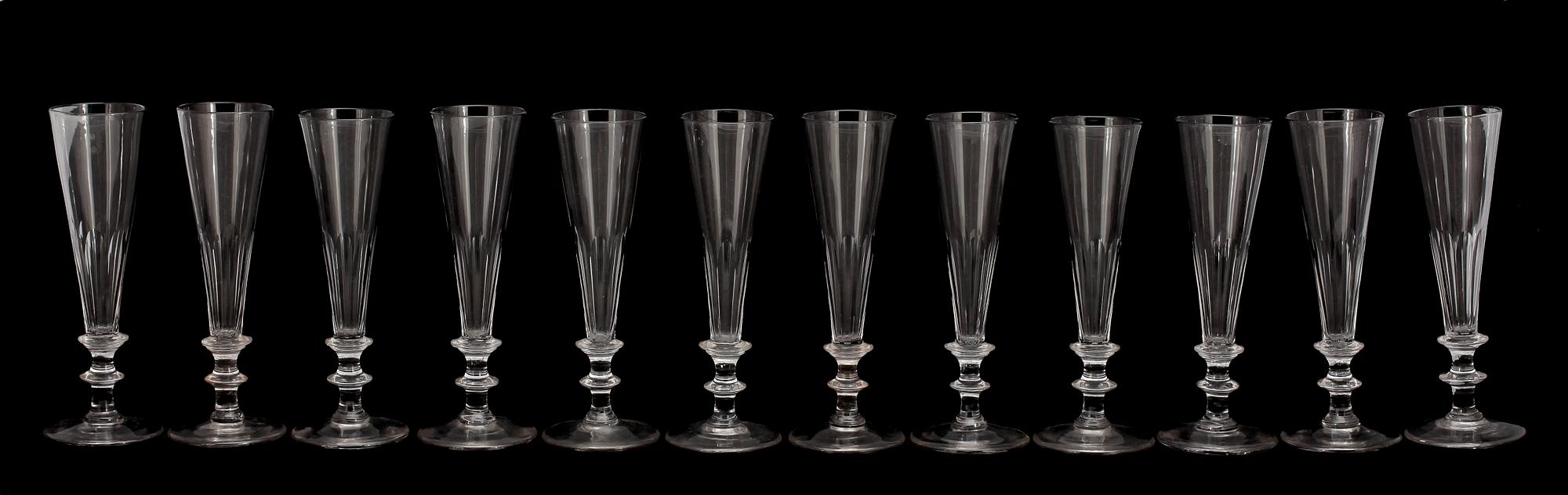 CHAMPAGNESTRUTAR, 12 st, glas, 1800-tal.