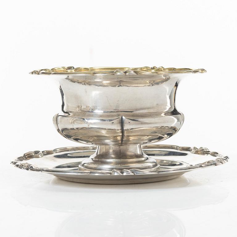 Gustaf Möllenborg, Gravy boat with tray, silver, Stockholm 1849.