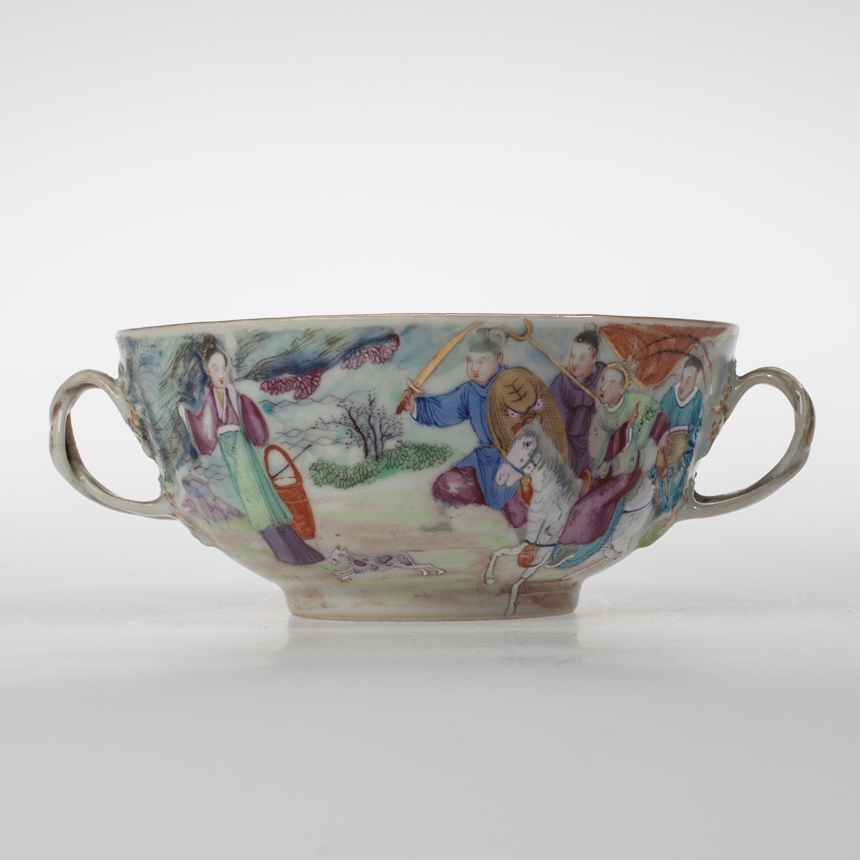 SKÅL MED HÄNKLAR, porslin, Kina, Qianlong (1736-1796).