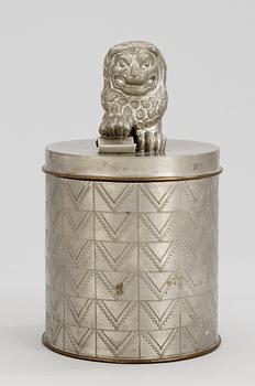 An Anna Petrus pewter and brass cigarr box, Firma Svenskt Tenn 1929.