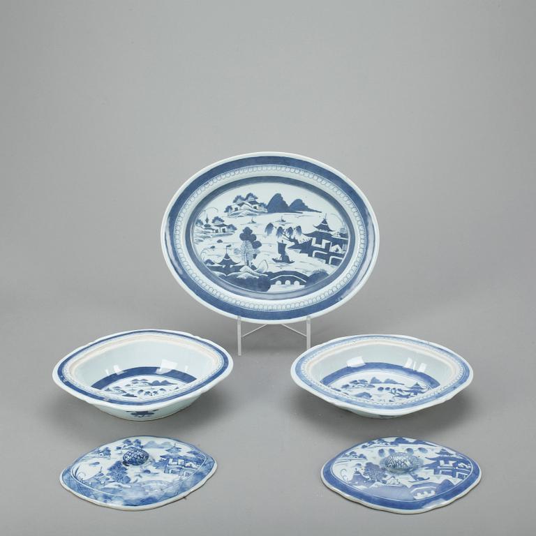 KARROTTER samt STEKAFT, 3 delar, porslin, Kina, Qing dynastin, 1800-tal.
