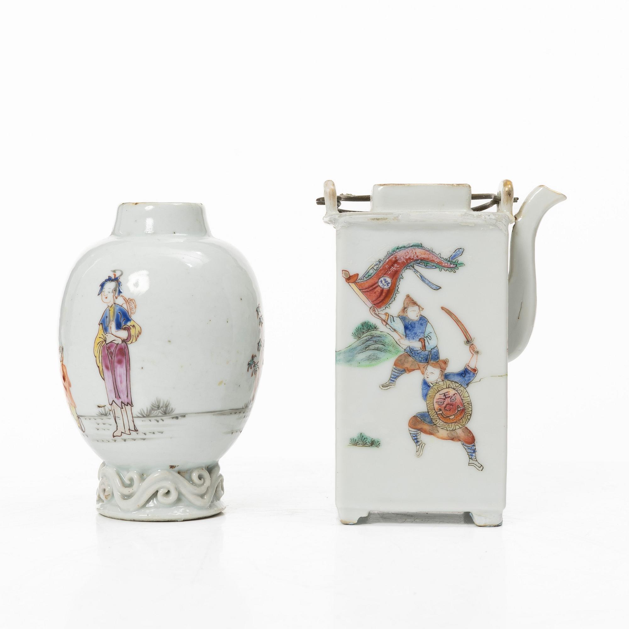 Tesdosa, porslin, Kina, 1700-tal samt tekanna, porslin, Kina, 1800-tal.