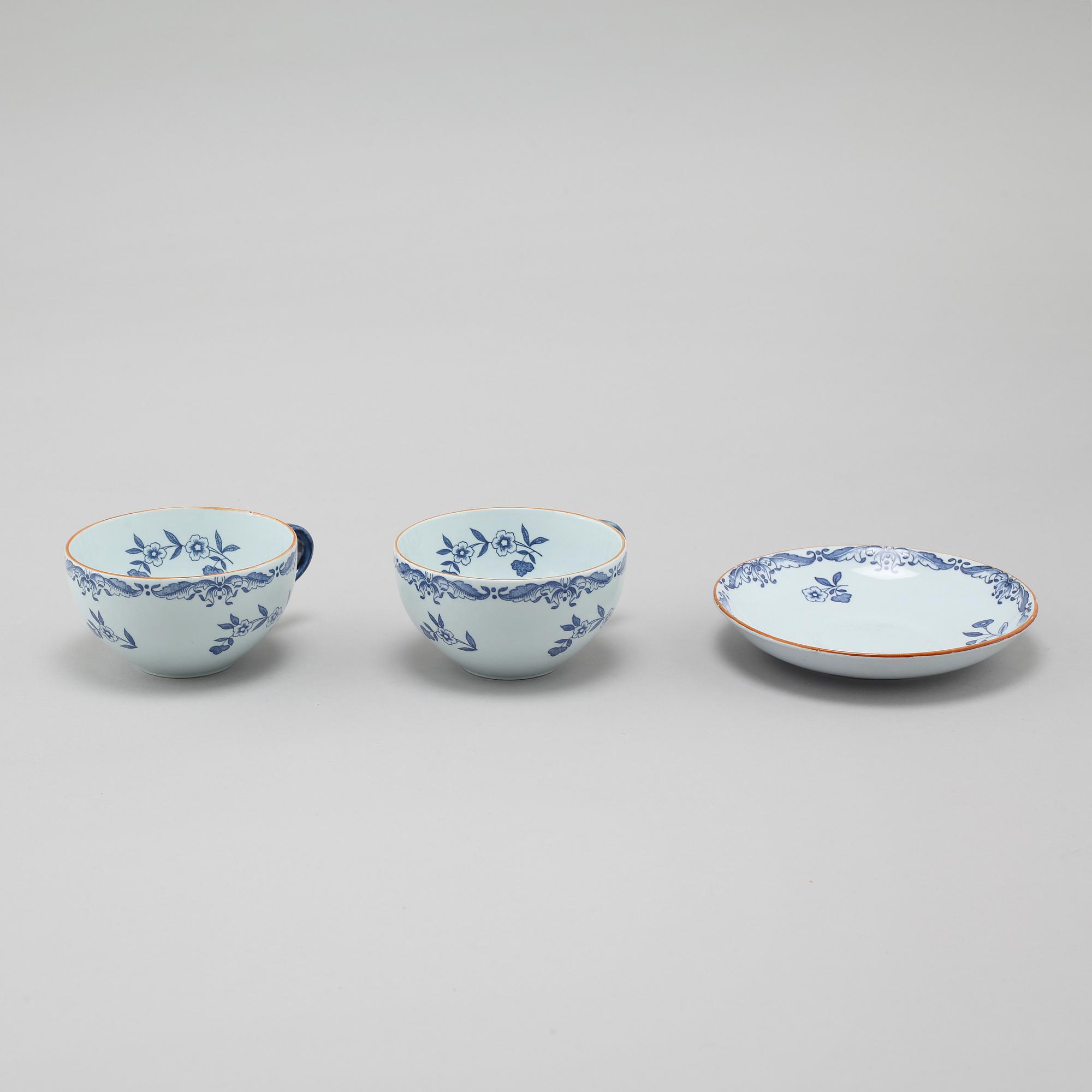 12 pieces of "Ostindia" table ware in earthenware, Rörstrand, 20th century.