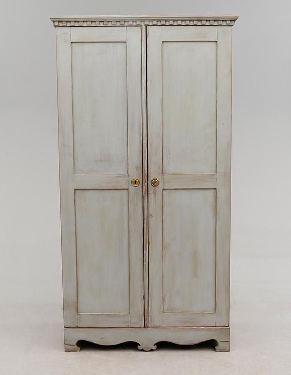 KLÄDSKÅP, omkring år 1900.