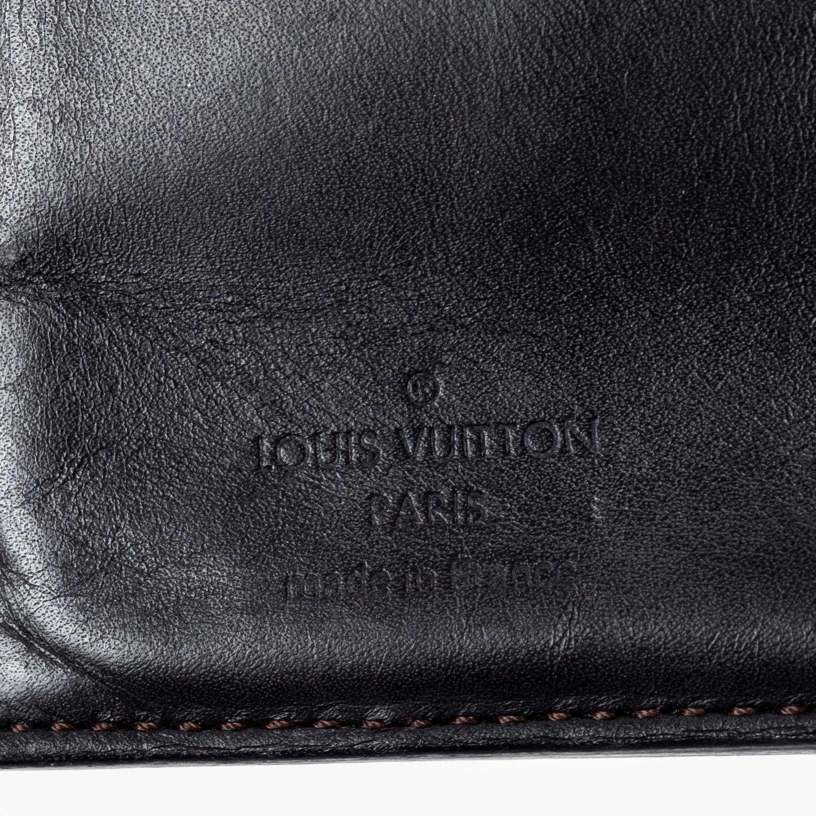 Louis Vuitton, Translation: "wallet".