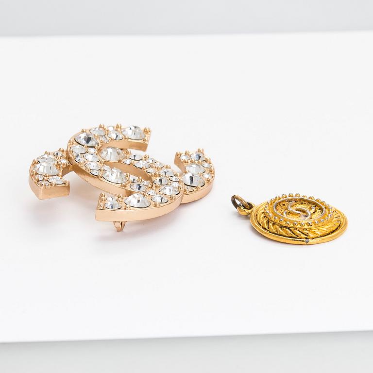 Chanel, brosch och hänge.