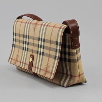 VÄSKA, Burberry, London.