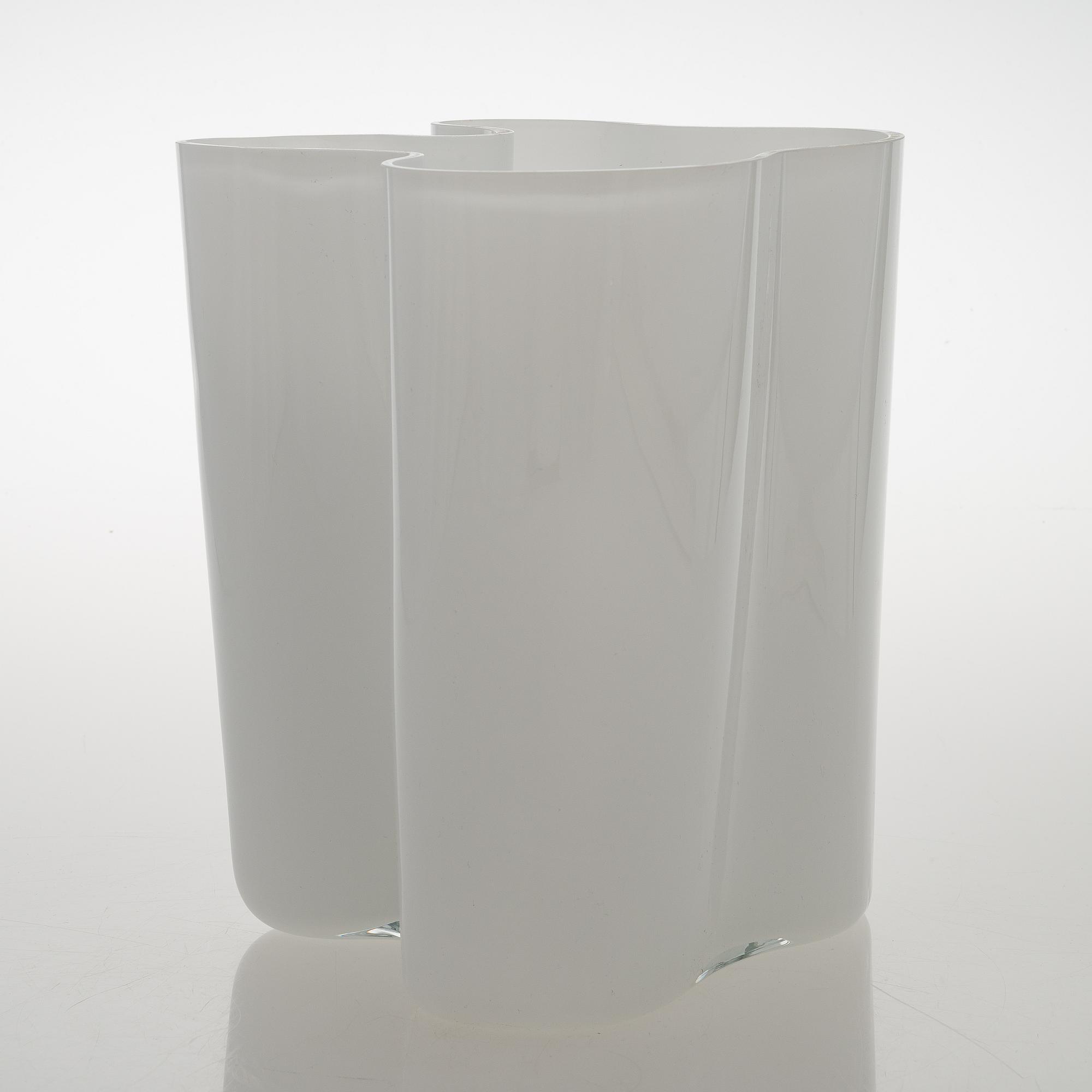 ALVAR AALTO vas, 3031, signerad Alvar Aalto.