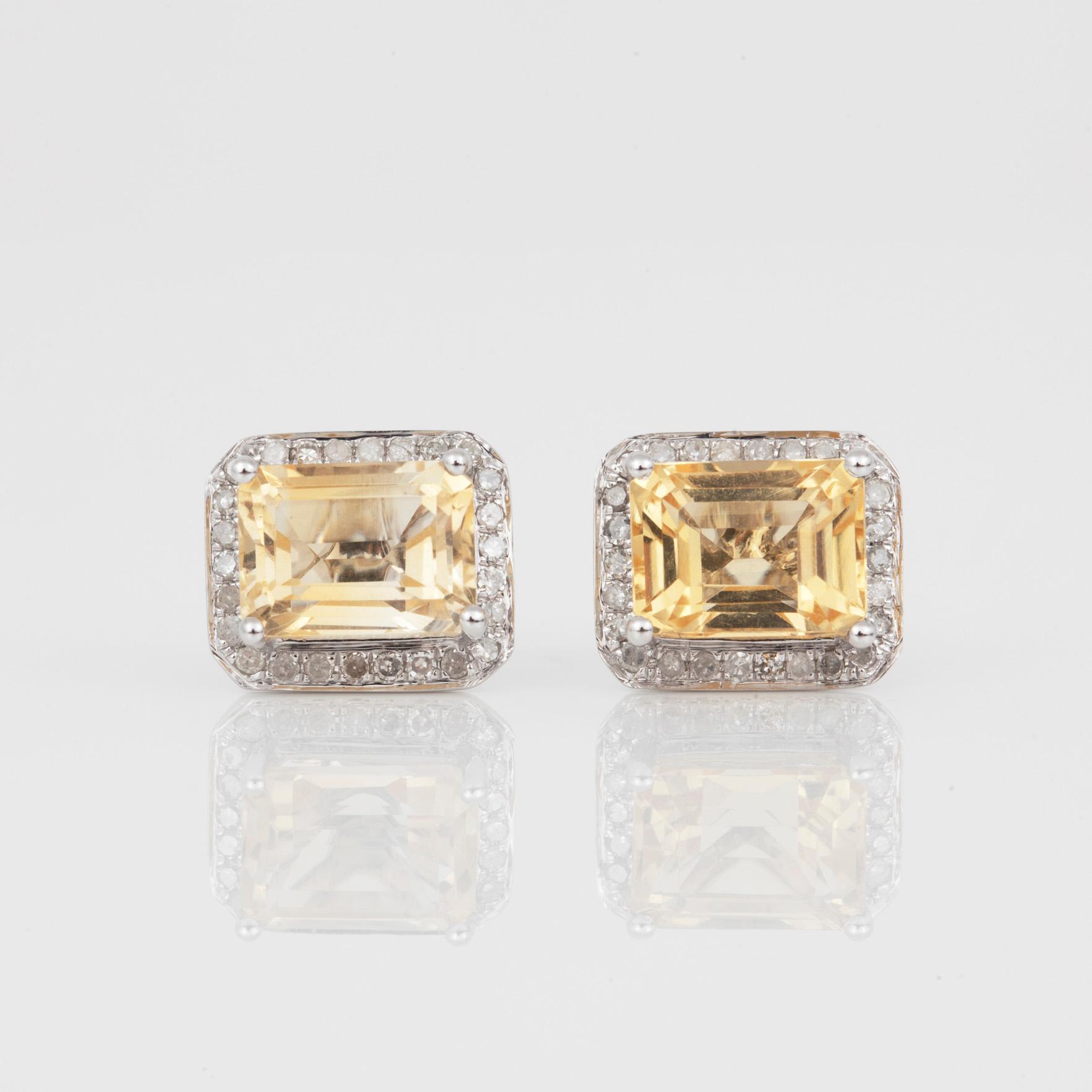 ÖRHÄNGEN, ett par, 14K vitguld med smaragdslipade citriner, tot ca 2,75 ct med små diamanter. Total vikt ca 3,36 g.