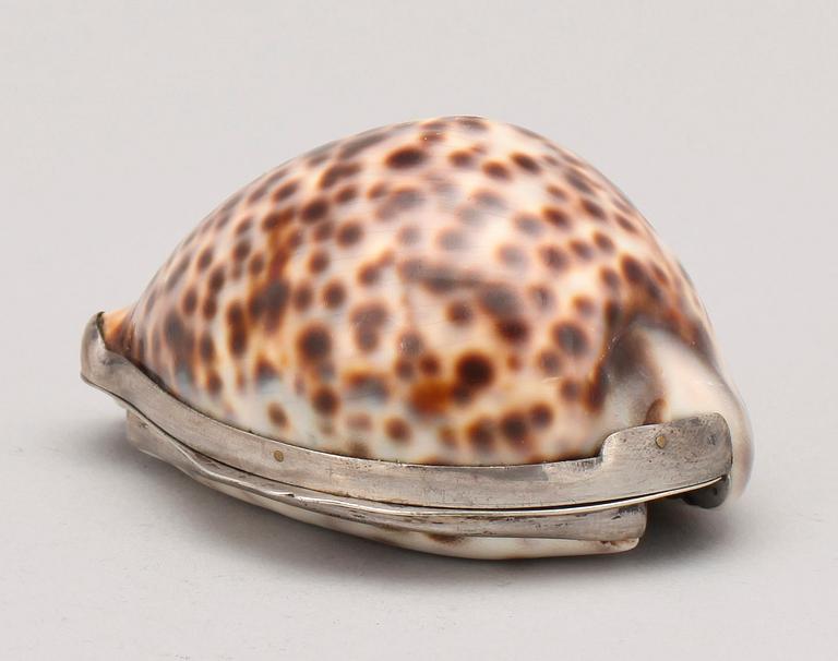 DOSA, snäcka samt silver, Carl Henrik Forssman, Nyköping, 1890.