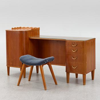 A dressing table with stool and mirror, Stil & Form Arkitektkontor för Möbler o. Inredningar, Stockholm, 1944.